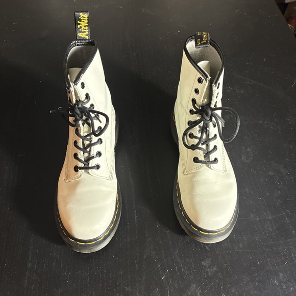 Dr. Martens Shoes - Dr. Martens 11821 Women's Size 8 White Leather Lace Up Combat Boots Grunge